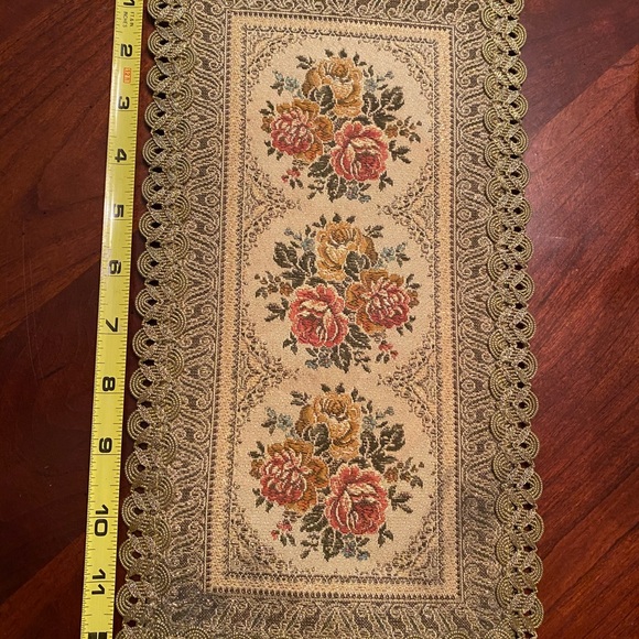 Fabric Doily Rectangular Elaborate - Picture 2 of 5